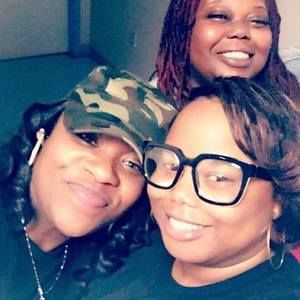 Meet your Posher, Valarie